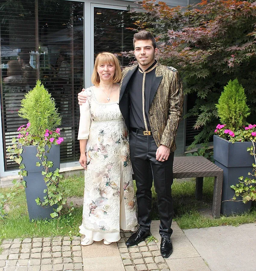 Овации за абитуриенти на Нели Колева