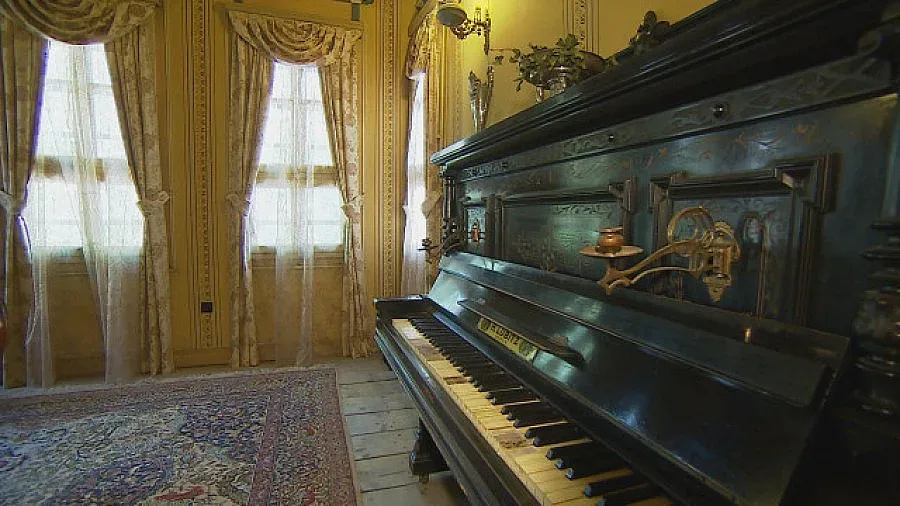 Какво се крие зад фасадите на къщите в Стария град в Пловдив