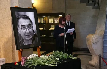 Стотици изпратиха Светлин Русев