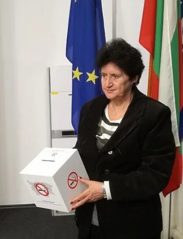 Забраната за пушене да остане, но и да се спазва