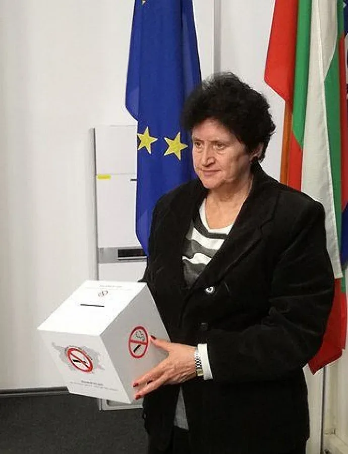 Забраната за пушене да остане, но и да се спазва