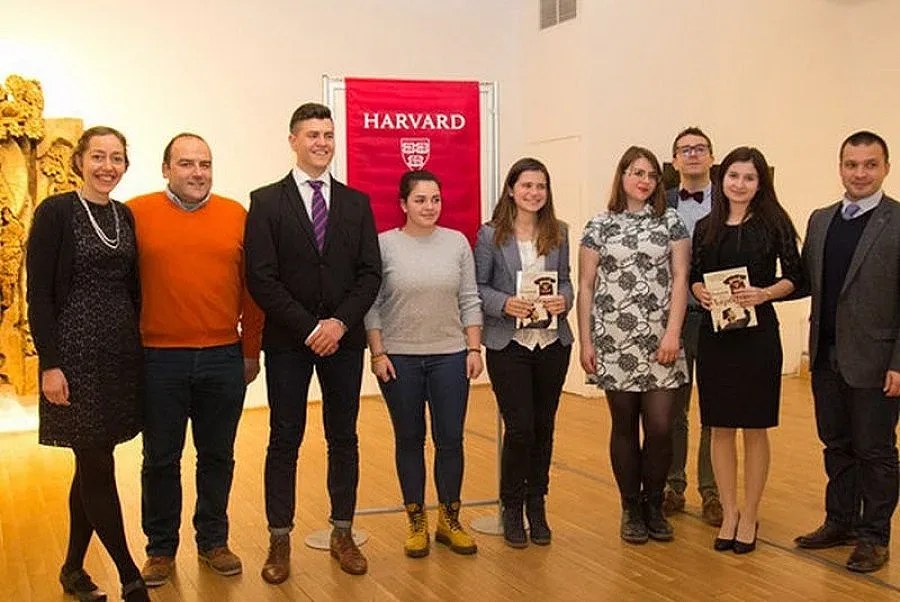 7 наши ученици с награда от Харвард