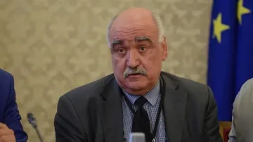 Камен Плочев подаде оставка като управител на Здравната каса