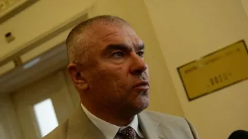 Марешки: Като останат пари, тогава да ги харчим за луксозни военни играчки