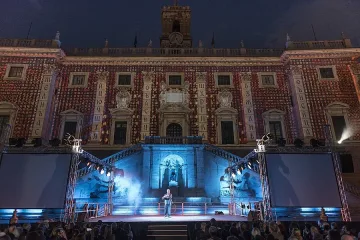 Кирилицата освети центъра на Рим