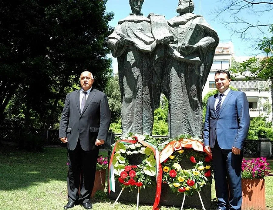 Борисов и Заев поднесоха венци на паметника на Светите братя