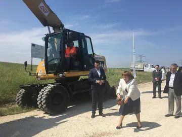 Агромах стартира ремонта на околовръстния път на Козлодуй