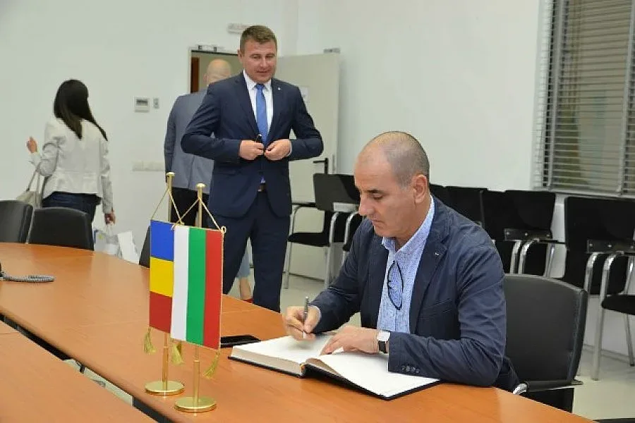 Цветанов посети Центъра за наблюдение на трафика в Черно море