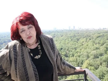 ОБЗОР: Отиде си Христина Ангелакова