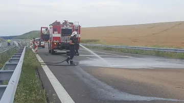 Камион разсипа 23 тона зехтин на магистралата