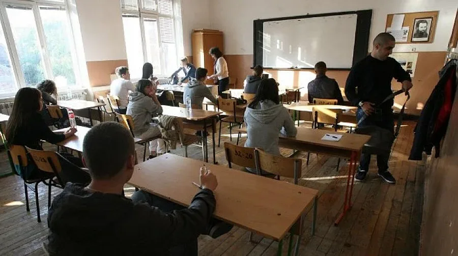 Първи зрелостен изпит по български език и литература