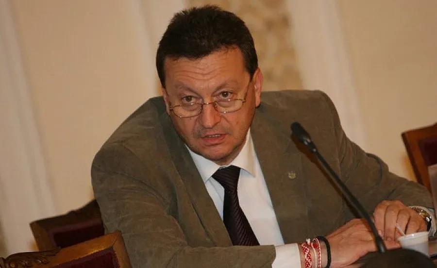 Червеният блъф е опасен като терор