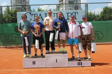 НА ТУРНИРА НА "СТАНДАРТ": Спорт и бизнес с триумф в "Лидерите"