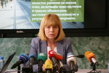 Фандъкова: Водата в София е в нормите и се пие