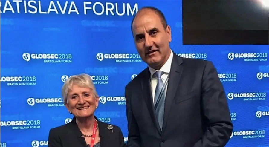 Цветан Цветанов разговаря с баронеса Невил-Джонс от Камарата на лордовете на Великобритания