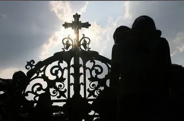 Църквата наказа свещеника, хванат да шофира пиян