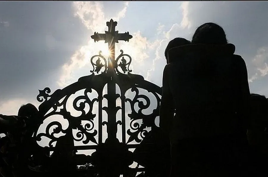 Църквата наказа свещеника, хванат да шофира пиян