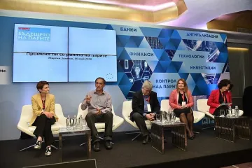 Финансисти: Кешът няма да изчезне