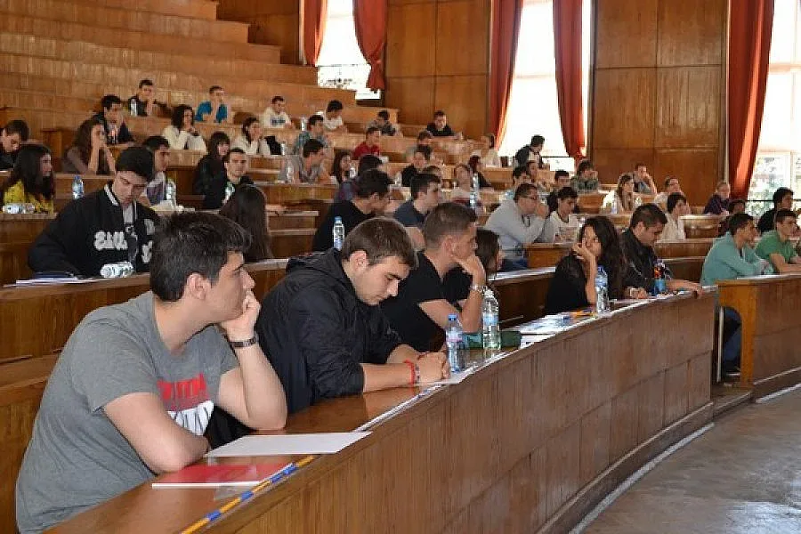 Повече места за студенти, отколкото са абитуриентите