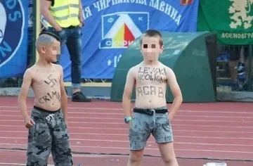 Бащата на детето с изрисувани свастики: Не знаех какво има по тялото на сина ми