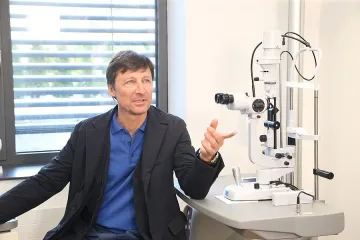 Светило в очната хирургия преглежда във „Vision"