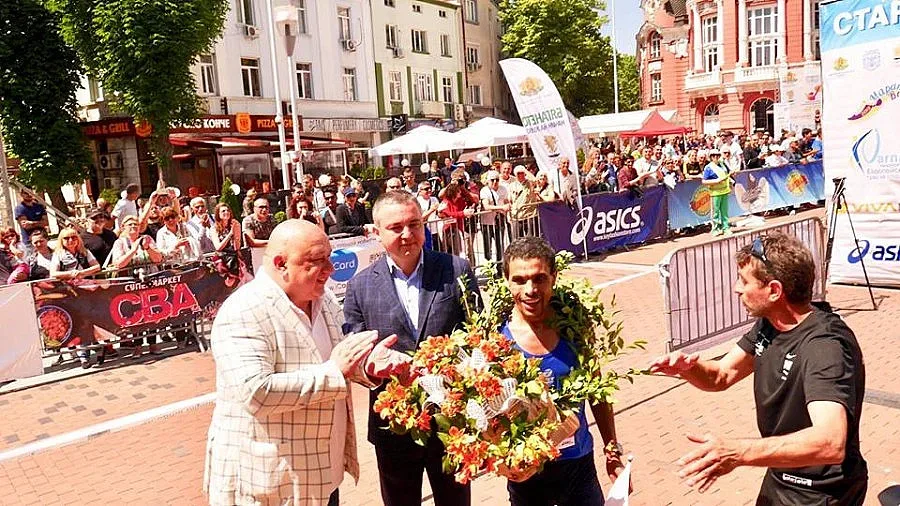 Италианец и кенийка спечелиха Маратон Варна