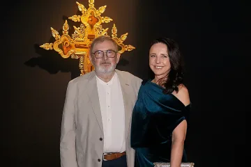 Венеция аплодира иконите на Лили Владимирова и скулптурите на Крум Дамянов