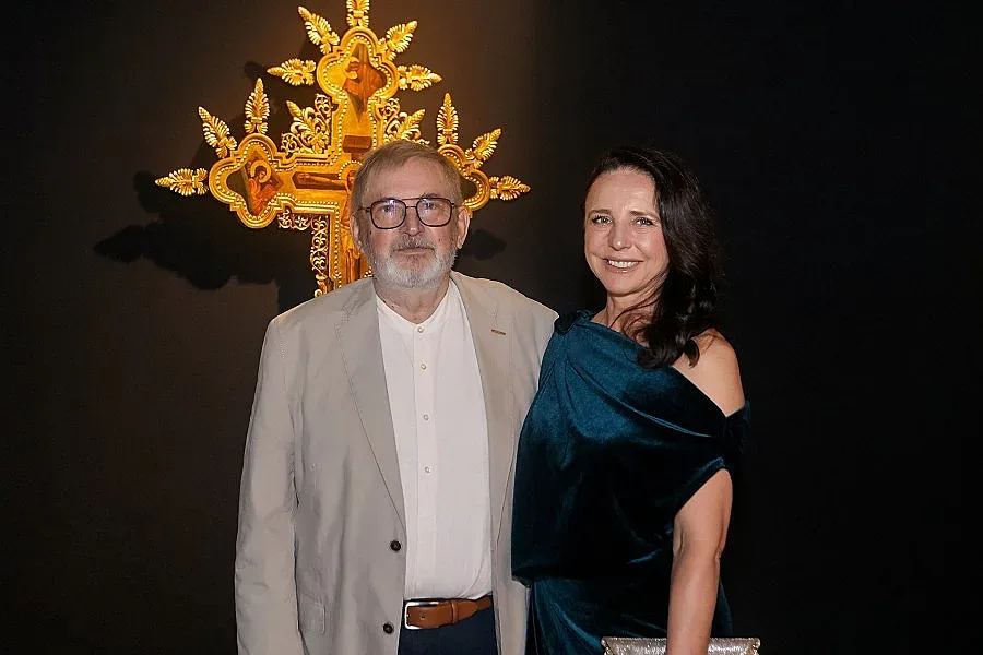 Венеция аплодира иконите на Лили Владимирова и скулптурите на Крум Дамянов