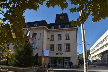 Нападнаха зам.-кмет на Ловеч пред дома му