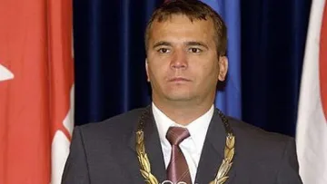 Отварят гроба на Наим, за да доказват бащинството му