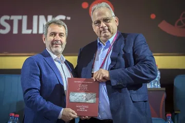 Белчо Горанов подари уникална книга на президента на борбата