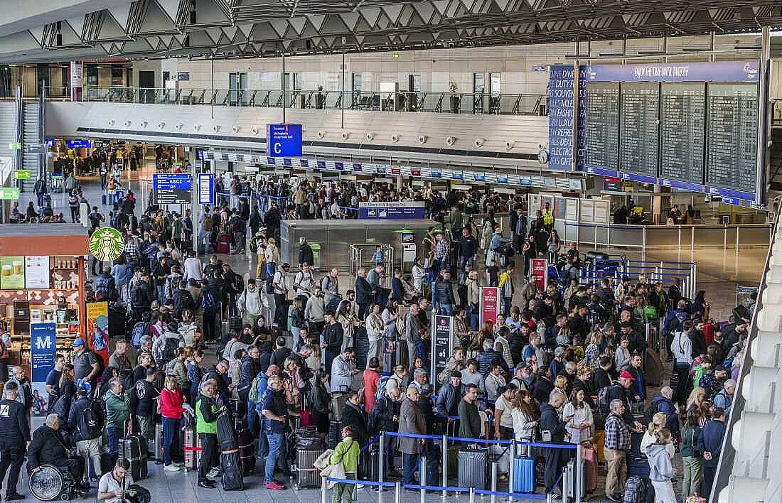 Хаос по германските летища! Засегнати са стотици хиляди пътници