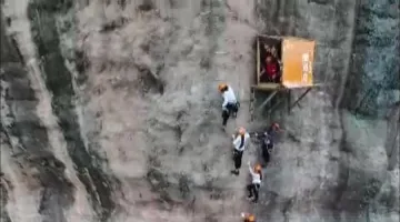 Най-екстремният магазин в света виси на 100-метрова скала