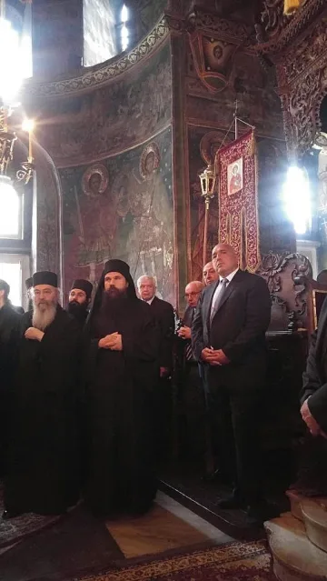 Премиерът на литургия в манастира „Св. вмч. Георги Зограф" в Атон