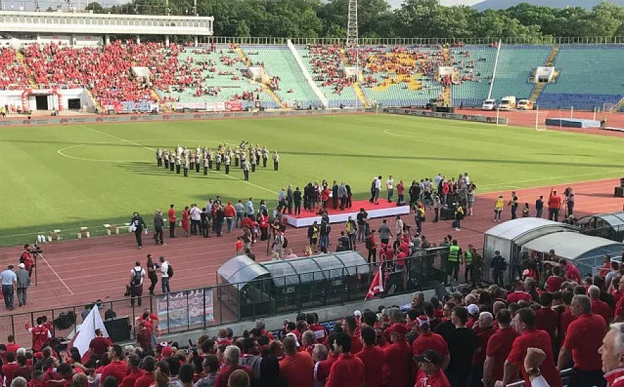 Стоичков, Бербатов и Пената кацнаха с хеликоптер за юбилея