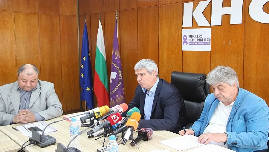 IT спецове бият 5:1 по заплати сервитьорите