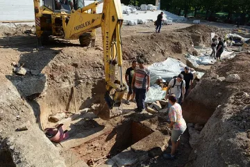 Откриха антична гробница в центъра на Стара Загора