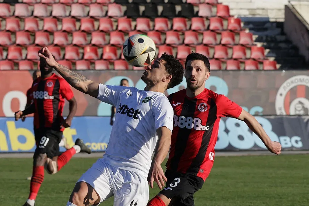 Лудогорец с лесна победа като гост, удържа първенството