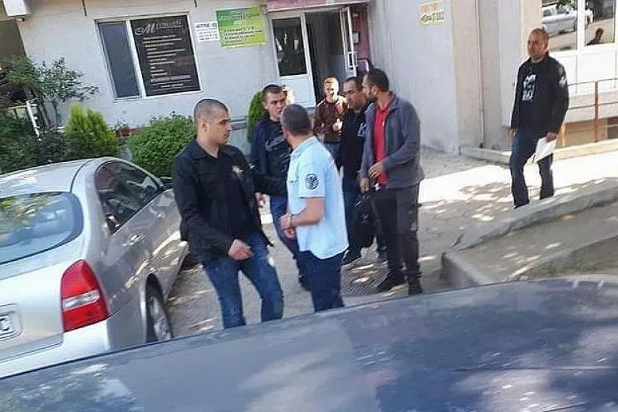 Девет от задържаните служители на ДАИ - Благоевград остават в ареста