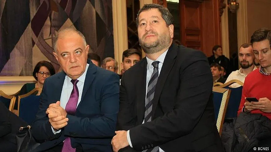 Пременил се десният Илия, ама пак в тия