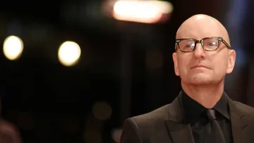 Холивуд филмира Панамските досиета