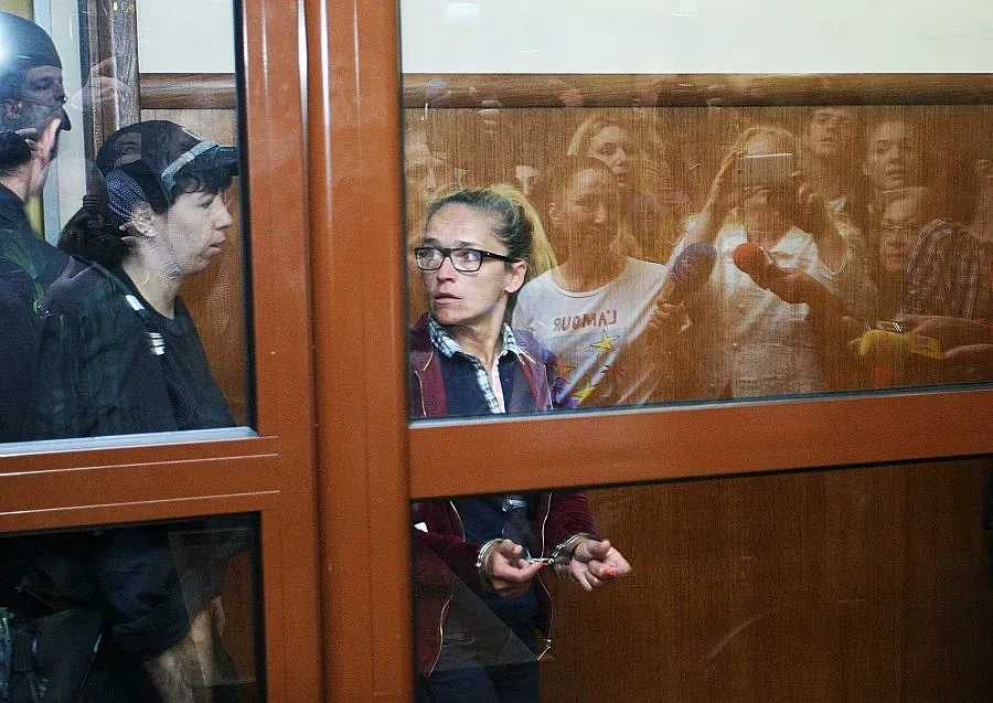 ОБЗОР: Парите от подкупа на Иванчева върнати на Ваклин