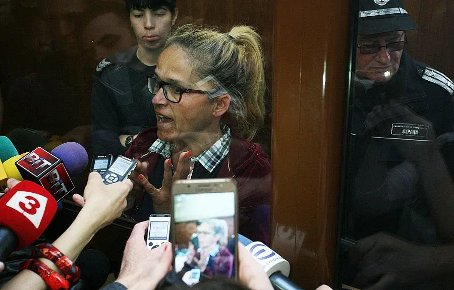 Иванчева иска свобода, обещава да не бяга