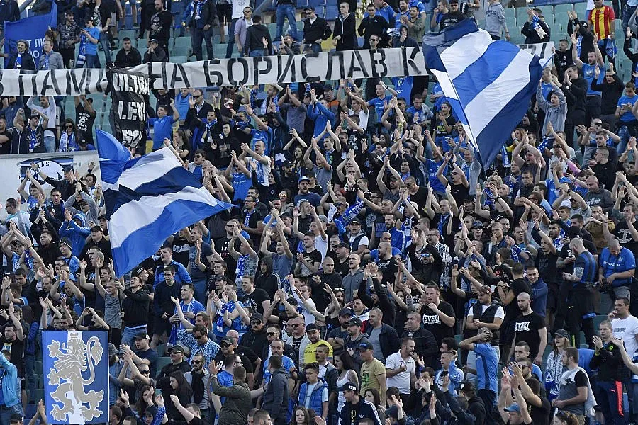 Един мач без публика за Левски заради ранената полицайка