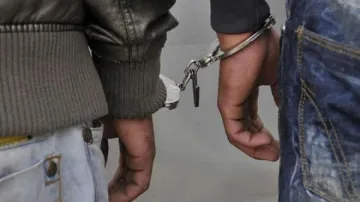 С 400 гр. кокаин и 5 кг марихуана изгърмяха двама с криминални регистрации