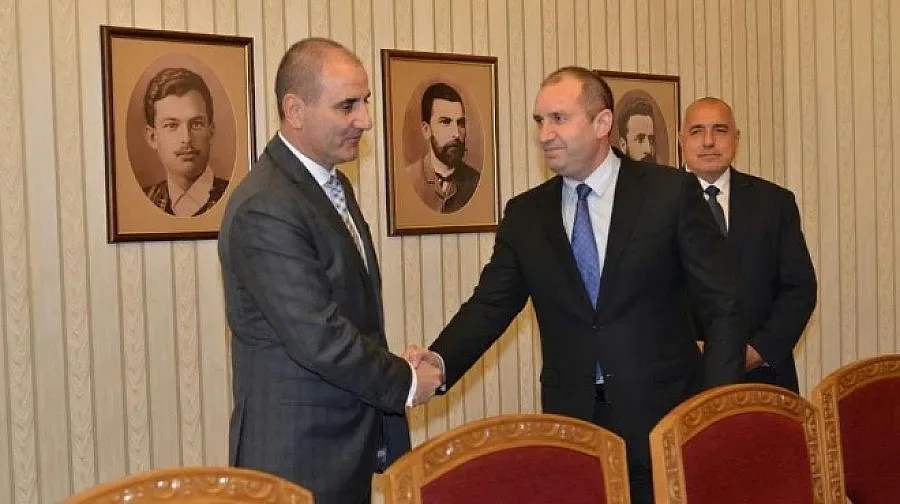 Радев: Явно Цветанов по-трудно осмисля това, което чете, неслучайно настоявам за по-добро образование