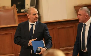 Цветанов: По-добре държавата да плаща на депутатите, отколкото икономически кръгове