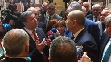 Скандал в парламента, искат оставката на зам.председател