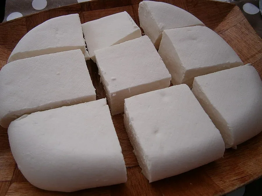 България може да загуби киселото мляко и сиренето като традиционни храни