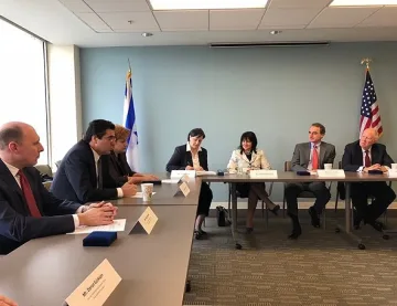 Караянчева се срещна с Еврейската общност в САЩ